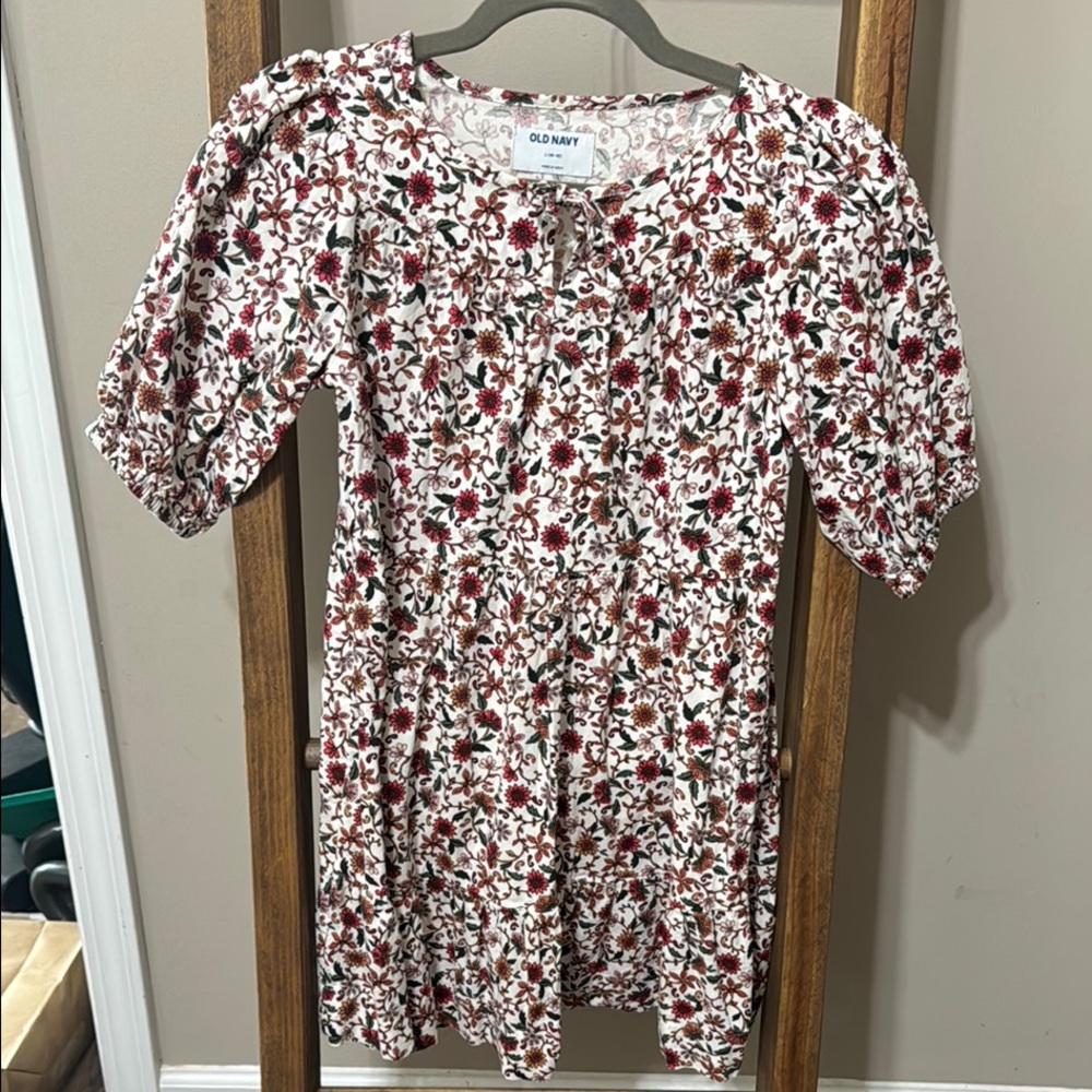 Old Navy Red and White Puff Sleeve Blouse